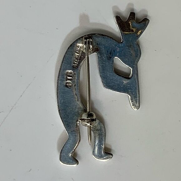Native American Signed Sterling Kokopelli Brooch - Picture 7 of 12